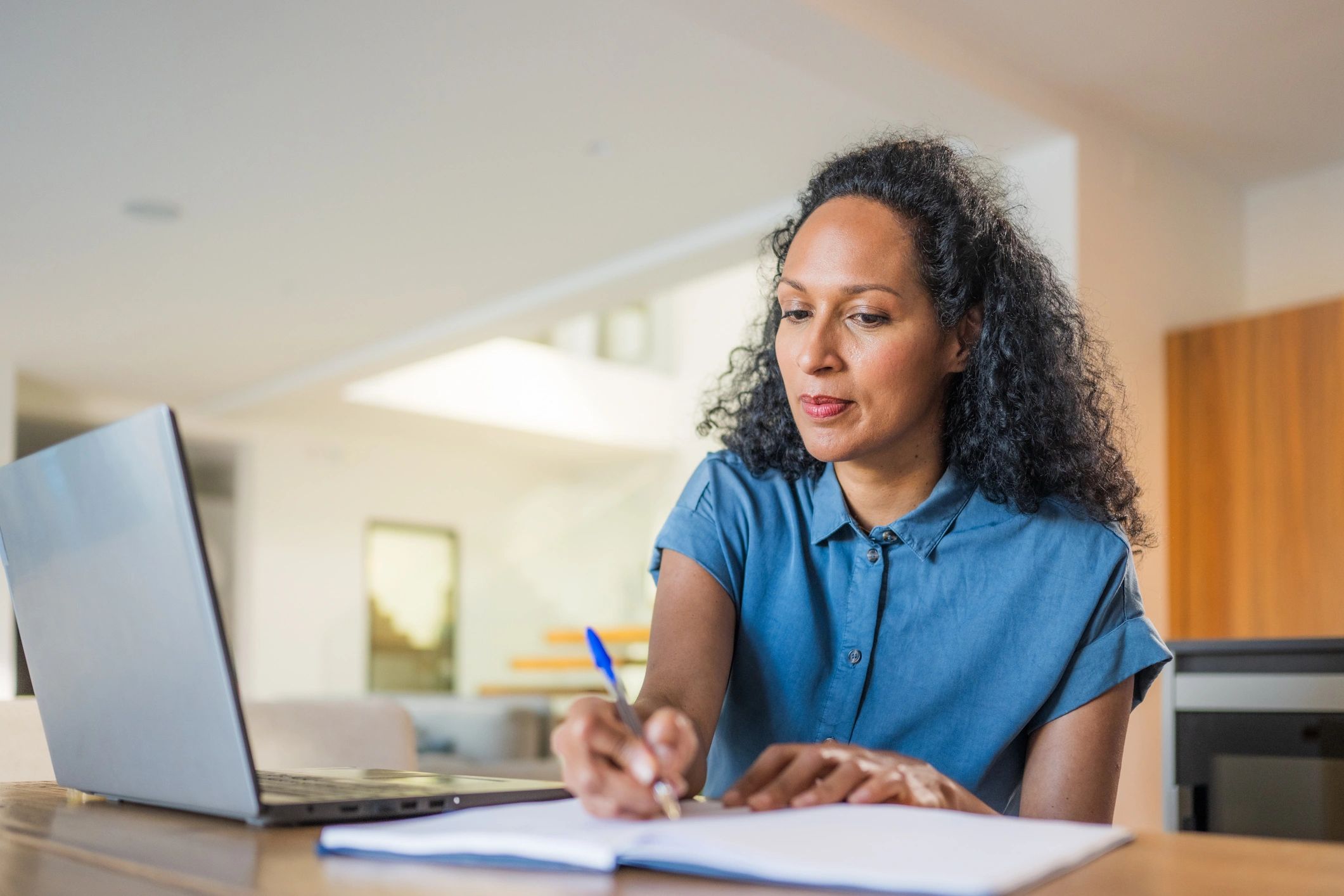 Student studying online for project management certification